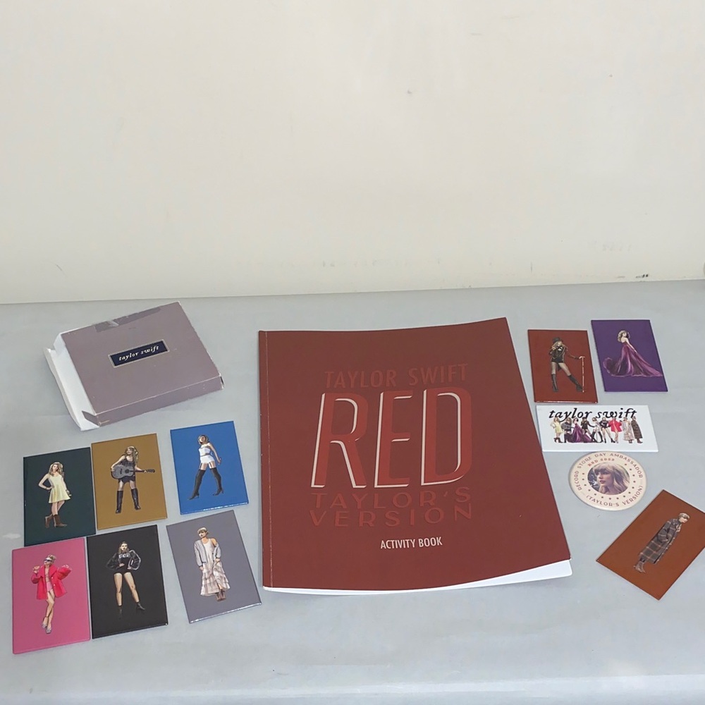 Taylor Swift Red Activity Book & Magnet Set record store day ambassador 2022 pin